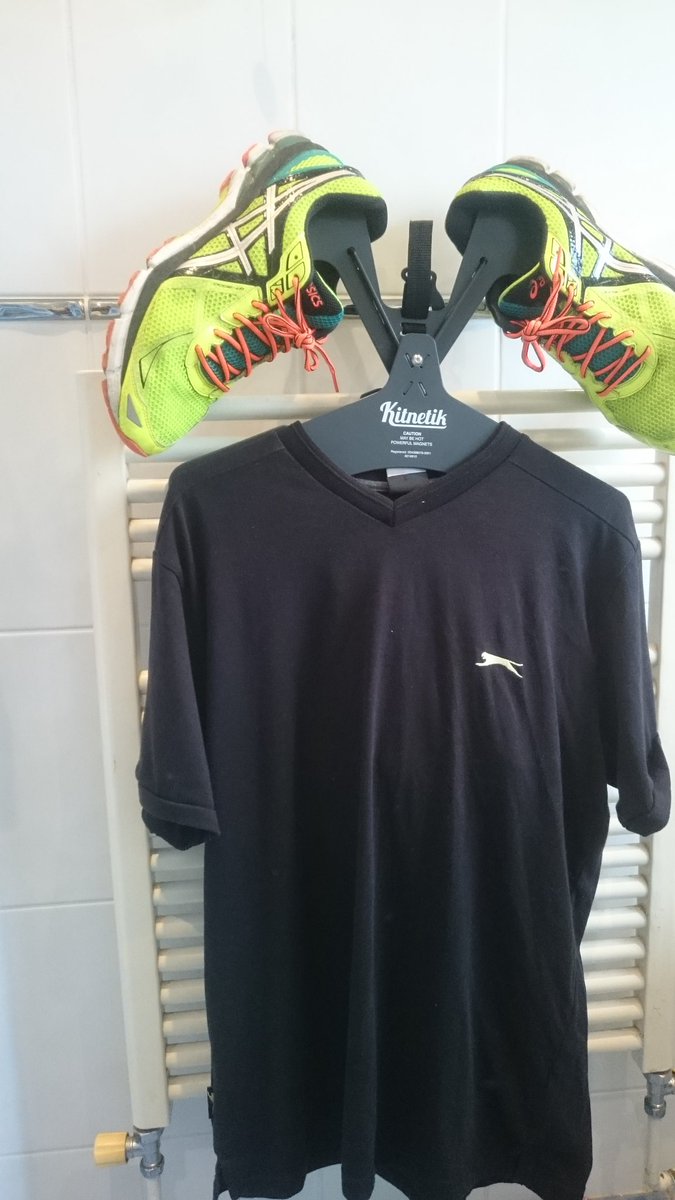 Ibby_tri's tweet photo. It's arrived! Thanks so much @Kitnetik_com and @UkTriChat ๐
Action shot after gym this morning. Shorts, trainers, t-shirt and everything all hung up to dry. Piece of cake to put together, even for a dullard like me! Sturdy bit of kit. Really fab #kitnetic #UKTriChat #Triathlon https://t.co/66Z6sPjrL4