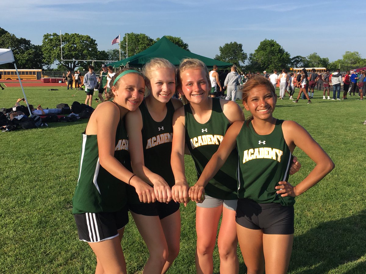 AISDBeeBoosters's tweet photo. #AHSTrackAndField #LadyBees #FlyBumblebeesFly
•JV Girls 4x200 Relay-3rd
🥉Johaly Perez, Kelsi Petty, Kelsie Schreier, Kilee Dudik
•V Girls 4x100 Relay: 4th Advancing to Area!!
🏅Brooke Myers, Miriya Botz, Micah Belton-Shivers, Kylah Hulsey https://t.co/HtzM6QSo3p