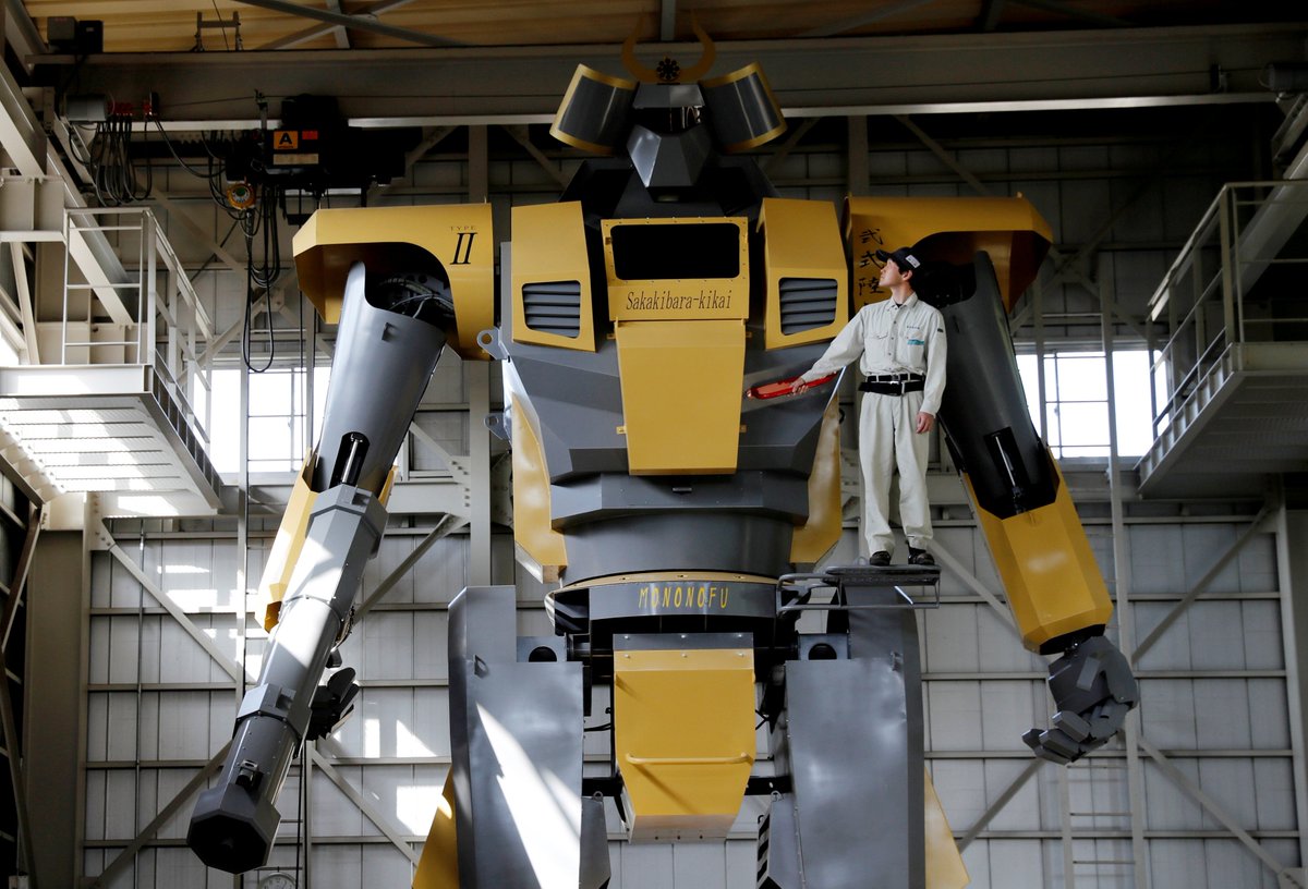 japantimes's tweet photo. Japanese engineer builds giant robot to realize ‘Gundam’ dream https://t.co/ygGfs1m7Oo https://t.co/6llwUwMjaK