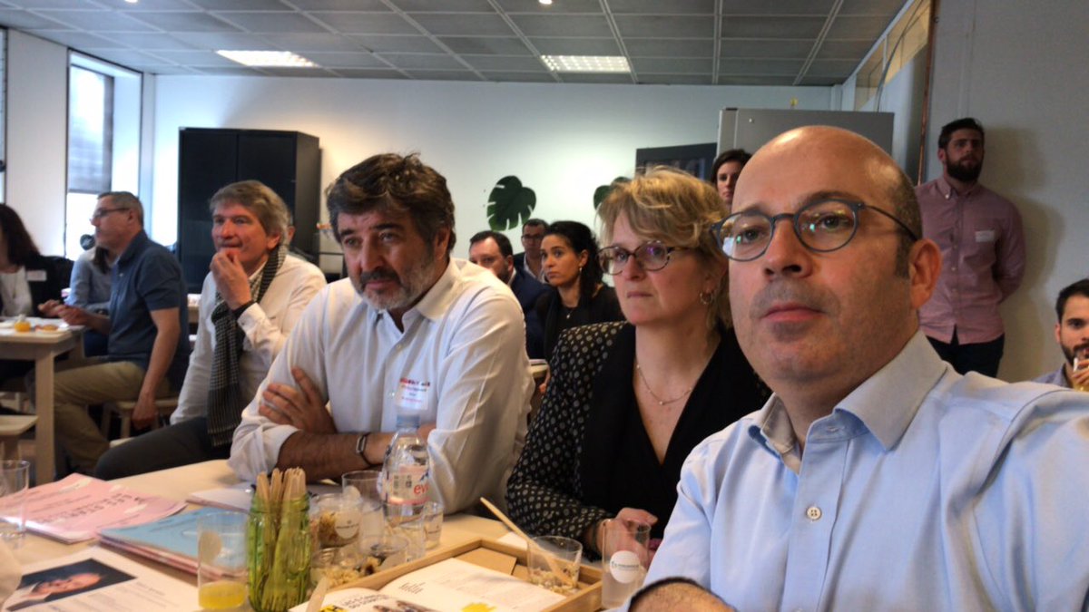 Tourhebdo's tweet image. Pour les #startup, pas toujours facile de répondre aux questions des patrons du #tourisme ! #startupgame