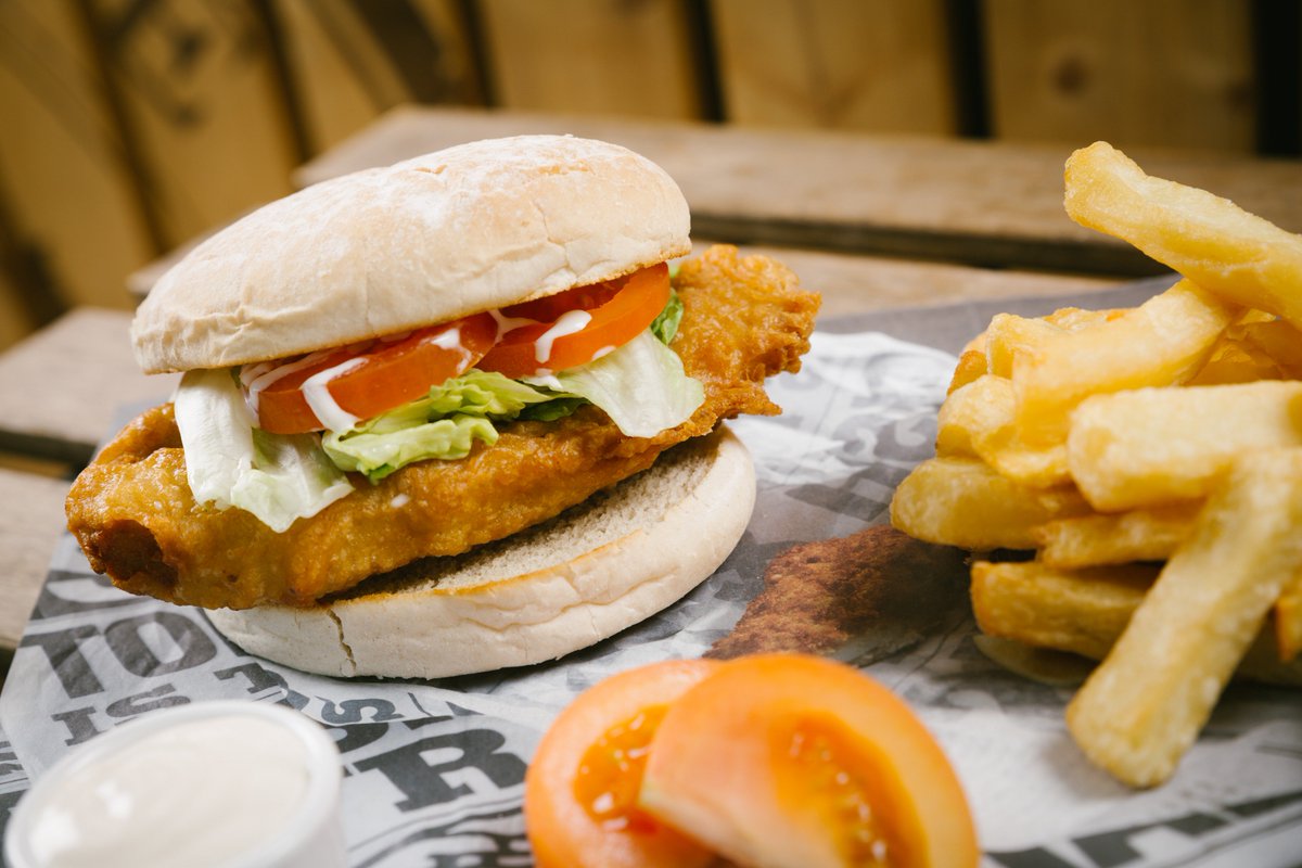 TheSaltHouseBW's tweet photo. We've got that #FridayFeeling! Will you be having a chippy for your tea?! #BangorWest #GourmetFishAndChips #NorthernIrelandFood #ShopLocalEatLocal https://t.co/RRhwoUxSkW