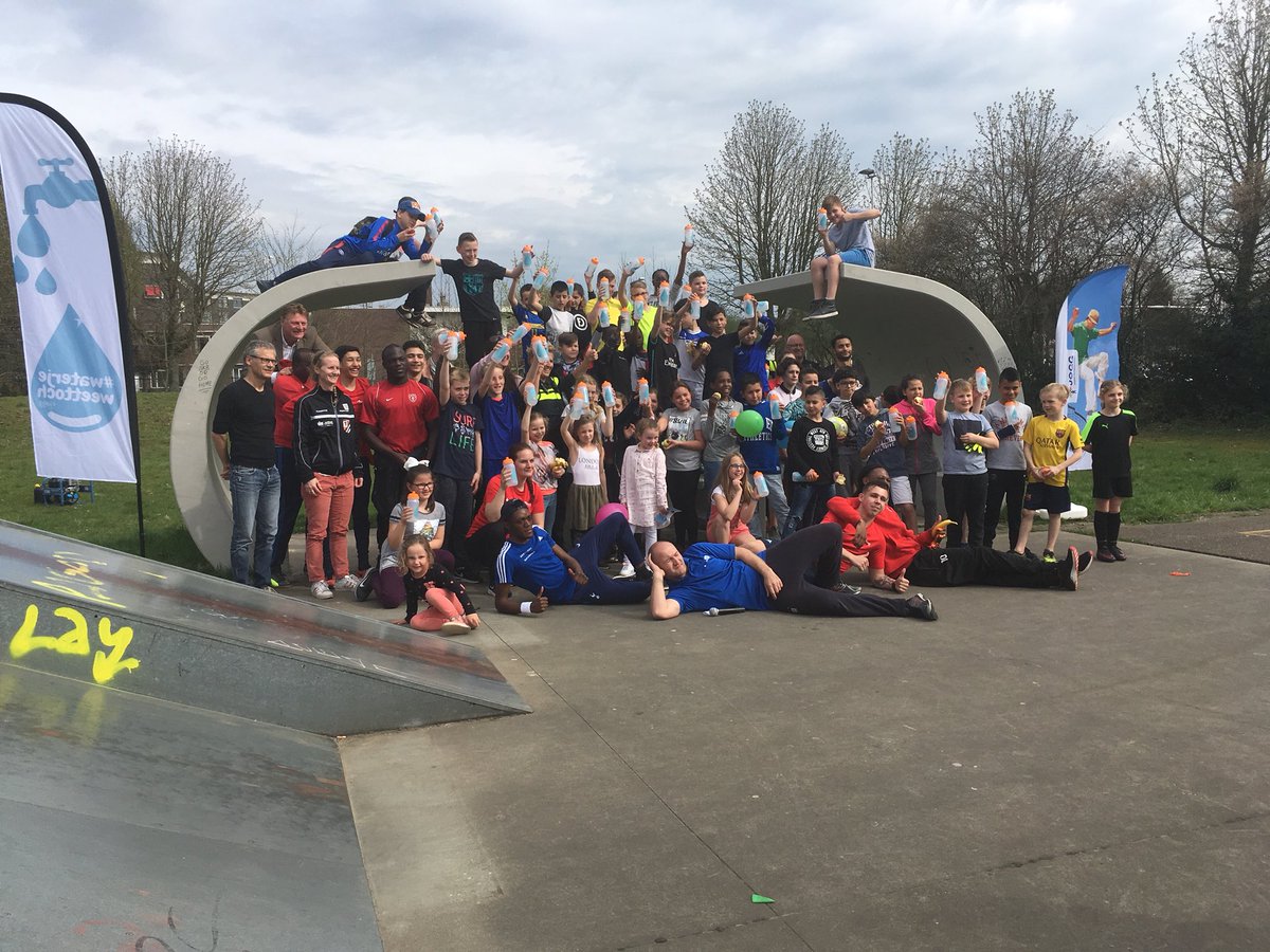 Mooi bericht in <a href="/TKoerier/">Tilburgse Koerier</a> over de start van #waterjeweettoch  en opening watertappunten. Dank je wel!!! <a href="/JOGGNL/">JOGG</a> Tilburg @sportintilburg