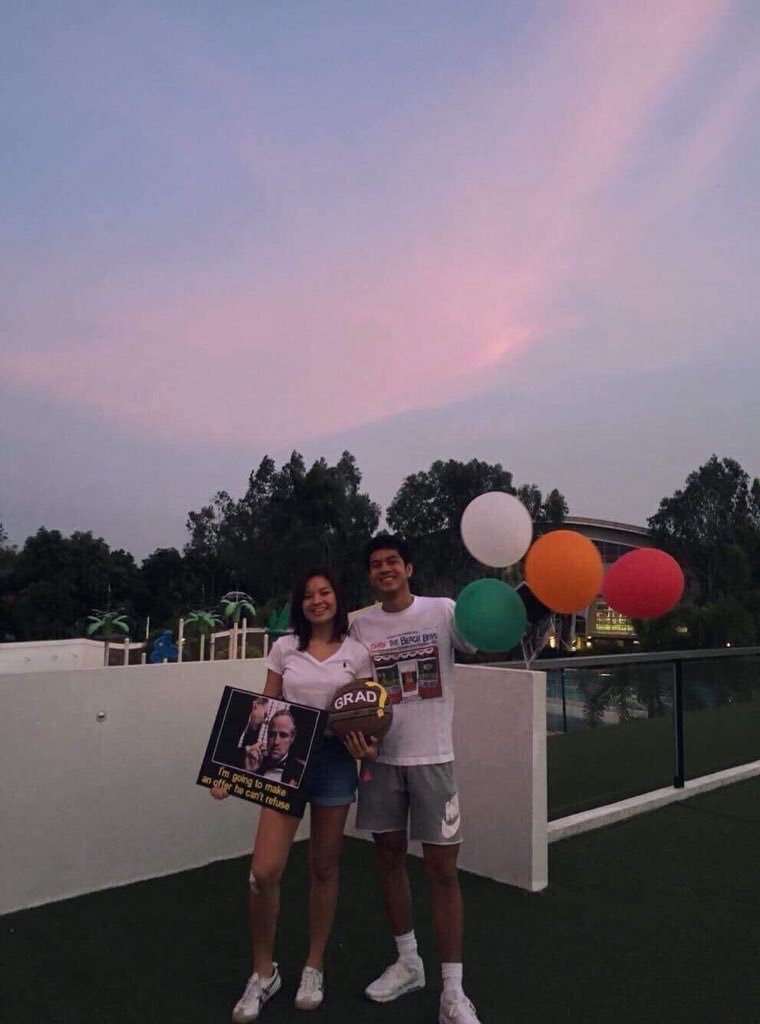 GradBallComm18's tweet photo. Looks like he accepted the offer! Congrats @_cheskadeguzman and @karlofavis, enjoy gradball 💕🌟 https://t.co/tbK4M7yhZe