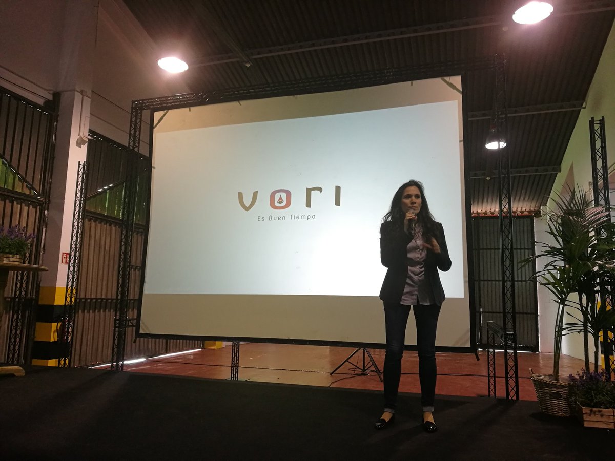 MkteroNocturno's tweet photo. Hemos descubierto a #Vori en este 
#marketingRocks #congresomarketeros #MarketerosNocturnos https://t.co/PCyYCM5Ohz