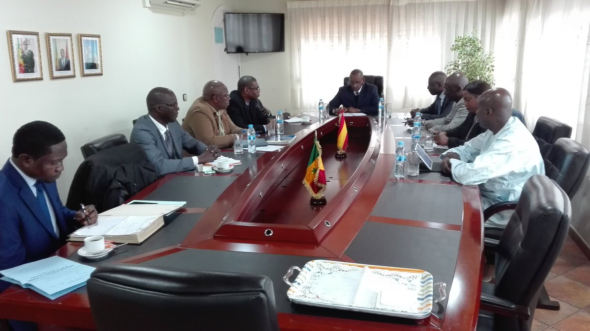 Une délégation du Ministère du Travail du Sénégal a rendu une visite de courtoisie à Monsieur l'Ambassadeur, dans le cadre d'une mission du 08 au 13 avril 2018, à Madrid.