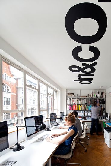 WeDoWallpaper's tweet photo. Make use of every space, even the ceiling! What an unusual space to brand, but how great does it look! https://t.co/hkB1VDhIrk. Contact #Wedowallpaper for help with your branding and signage https://t.co/YWRZBMggjt #signs #branding #officedesign #wallfilm #murals https://t.co/KRKqx1nLy5