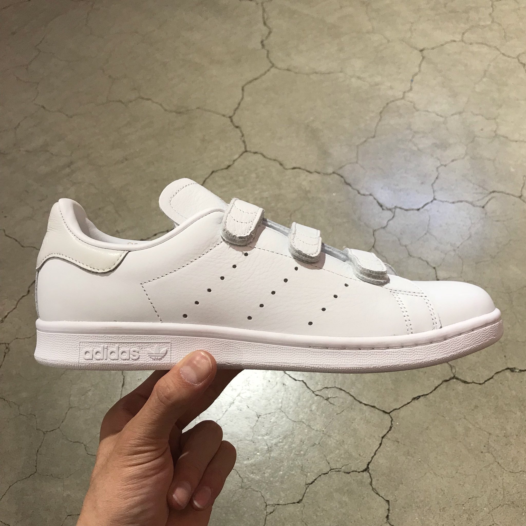 precoz Pobreza extrema Tercero CHAPTER OFFICIAL en Twitter: "【CHAPTER原宿店】 4/14 New release STAN SMITH CF  CQ2632 ¥15,000-(+tax) #adidas #stansmith #stansmithcf #sneaker #アディダス  #スタンスミス #スニーカー https://t.co/XgffgfkqP5" / Twitter