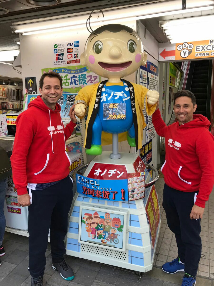 starviepadel's tweet photo. ��Primera jornada de @MatiDiazWarrior y @Marcello_Jardim en el #FactoryTourJapan🇯🇵 acompañados de @KojiNakatsuka, de la Fed. japonesa de #pádel. Hoy primer clinic, qué ganas!👏🎾🏸
#StarVie | #BeTheBest | @uisports_jp https://t.co/Qef0lNLmSl