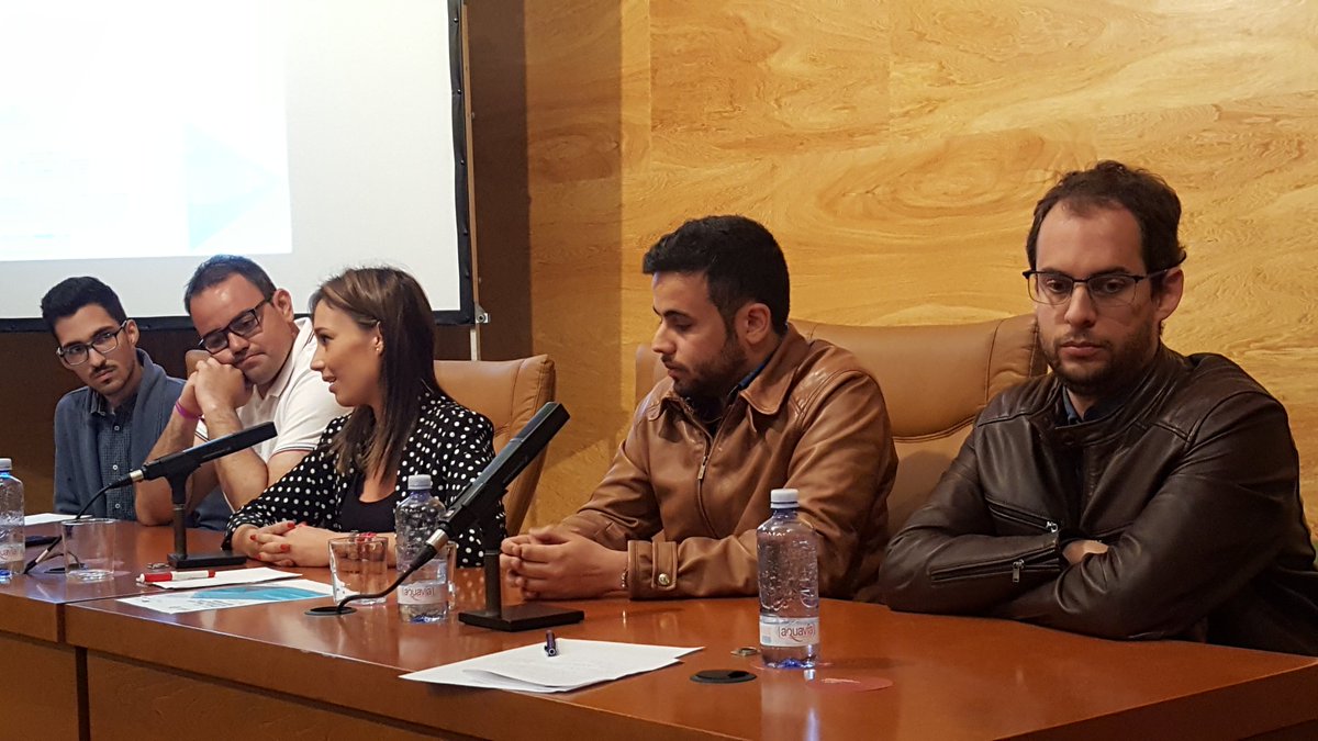 IACEsp's tweet photo. 5 representantes políticos compartiendo con jóvenes agentes de cambio de Holanda y España en nuestro seminario de prácticas éticas #EthicsWorksE+ w/ #PodemosCanarias #PPCanarias #CoaliciónCanaria #PSOECanarias #CiudadanosCanarias https://t.co/duFx2tlWyd
