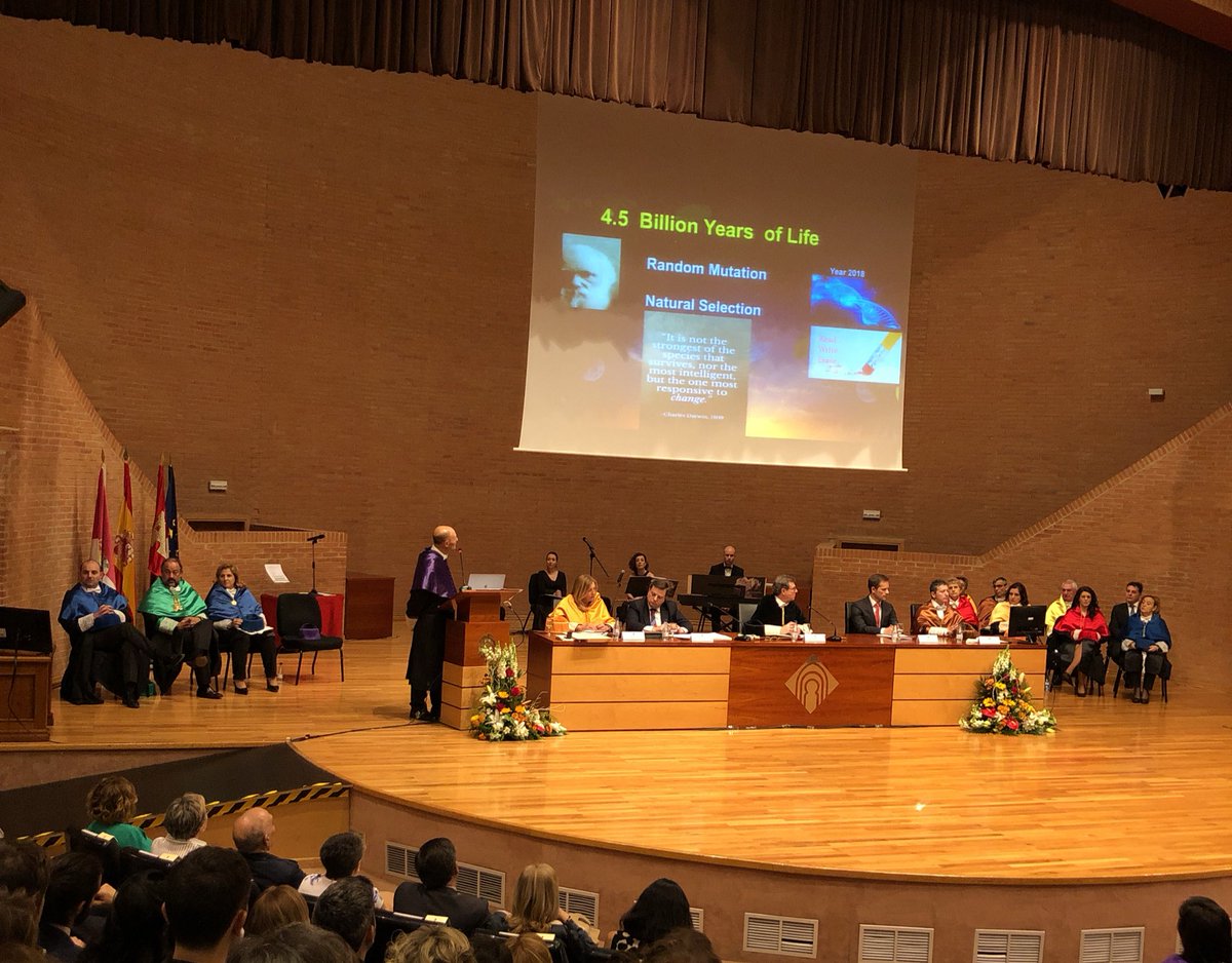 Izpizua: “Nuestros políticos tienen la responsabilidad de apoyar la investigación básica, la educación superior y la universidad” #ciencia #honoriscausa
<a href="/uclm_es/">Universidad de Castilla-La Mancha</a> <a href="/FarmaciaAB_UCLM/">Farmacia-ALB-UCLM.bsky.social</a> <a href="/educajccm/">Educación C-LM</a> <a href="/educaciongob/">Ministerio de Educación, FP y Deportes</a> <a href="/SanidadAlbacete/">Sanidad Albacete</a> <a href="/sanidadgob/">Ministerio de Sanidad</a>