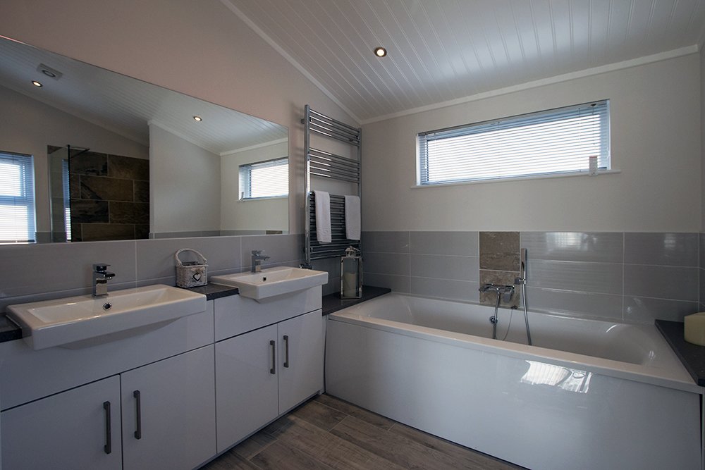 ArgyllHolidays's tweet photo. ✨LOMOND RETREAT HOT TUB GIVEAWAY✨

We're giving away a short break in our BRAND NEW Lomond Retreat Lodge by Loch Lomond, plus robes, slippers and a bottle of Bubbly on arrival🍾💕

Simply RT &amp; FOLLOW to go into the draw👌 (You can also enter on Facebook)

#LoveIsInArgyll https://t.co/p21Z1ezlnm