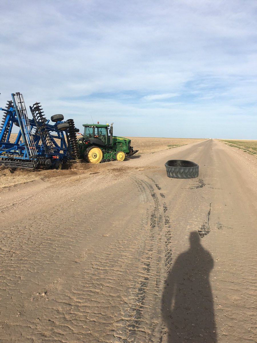 My older brother (not on Twitter) threw a track on his tractor yesterday.  1st thought that popped in my head was “This wouldn’t have happened to a notill farmer 😂