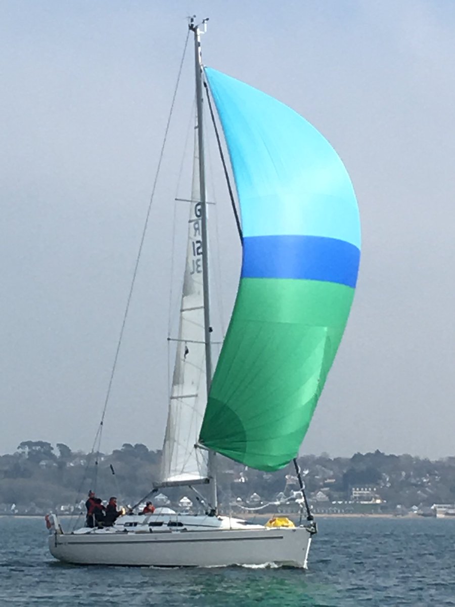 rsigsyc's tweet photo. The Corps’ STW brought some good weather to the Solent this week and created 2 new DS &amp; 8 new CC.
@R_Signals @ArmySportsLTRY @BritishArmy @JSASTC1 #sailing #work https://t.co/FGzwiwydo4