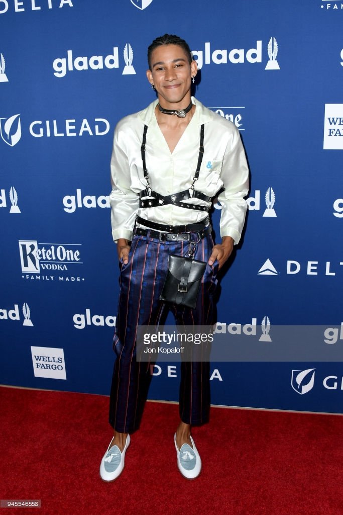 KeiynanLBR's tweet photo. 📷 | Keiynan atendeu ao 29th Annual GLAAD Media Awards na noite de ontem em Beverly Hills na Califórnia, confira imagens no tapete vermelho. (1/2) #GLAADAwards (via #GettyImages) https://t.co/orI4SB6kjt