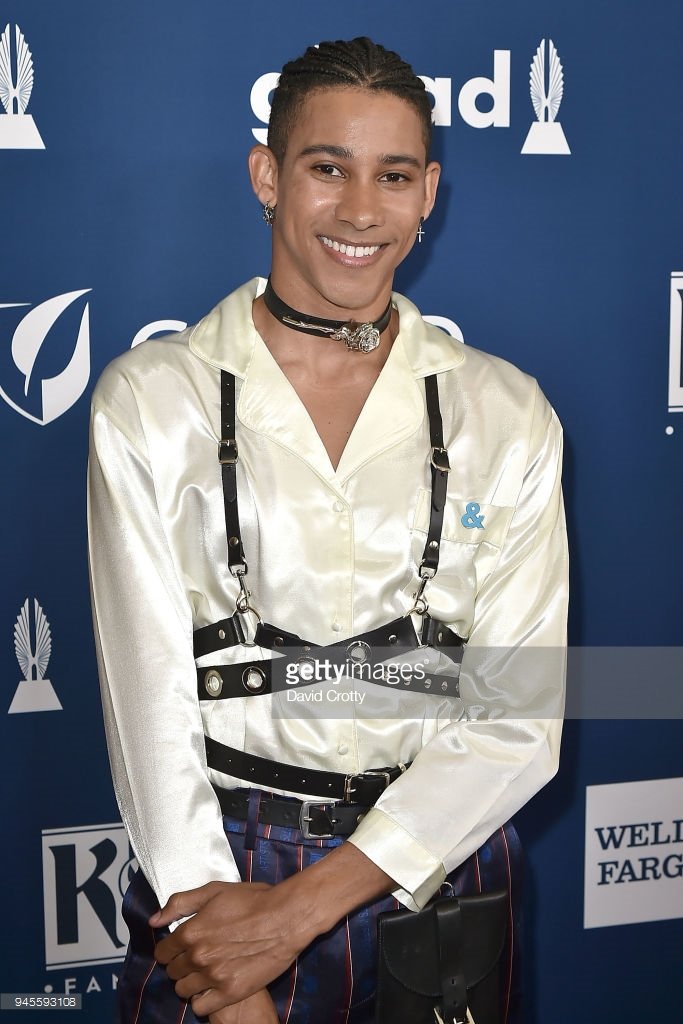 KeiynanLBR's tweet photo. 📷  | Keiynan atendeu ao 29th Annual GLAAD Media Awards na noite de ontem  em Beverly Hills na Califórnia, confira imagens no tapete vermelho.  (2/2) #GLAADAwards (via #GettyImages) https://t.co/ZcxKQ7lWK4