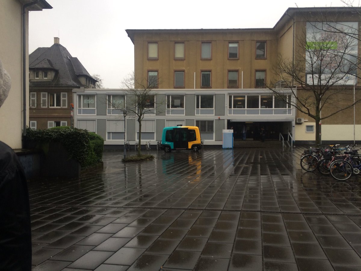 marc_mannig's tweet photo. Bekommen wir bald autonome Busse in Frankfurt?? #ffm #ai #autonomous #autonomousdriving https://t.co/rJkl1MnYi5
