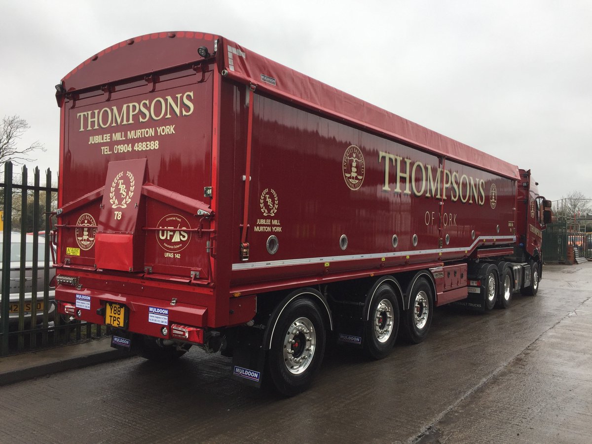 MuldoonTS's tweet image. Thanks to William Thompson (York) Ltd who has just received their brand new Tri-Axle Rear Steer Bulk Blower. 
#HappyFriday #TriAxle #RearSteer #Bulk #Blower #WilliamThompson #York #Muldoon #Quality #Design #Service #HappyCustomers #Engineering #Excellence