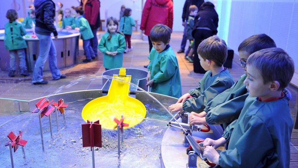CityUnscripted's tweet photo. Here’s 7 of our favourite things to do as a family in Paris - enjoy! https://t.co/rUT2QG0M13 #Paris #Kids #Travel #CityUnscripted https://t.co/O6QsdrVuV8