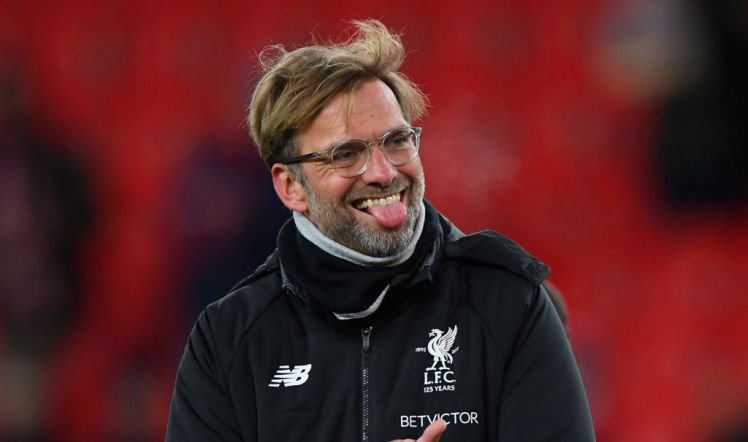 pablolopez111's tweet photo. Señores entrenadores...prepárense!!!!!

El amante del ¨heavy metal¨ futbolístico = Ataque y vuelvo...ataque y vuelvo.. ataque... (klopp)
                                             vs
Un mago de ¨cómo, dónde y con quién¨ defender !!!! (Di Frascesco)

Vídeo, papel y boli !!!! https://t.co/IQHk9g2F2s