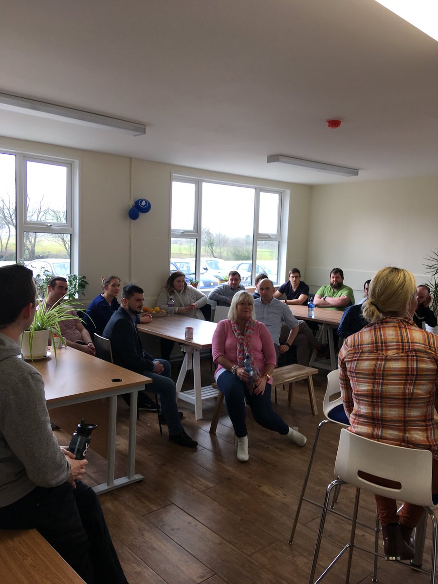 Spearline_'s tweet photo. @spearline_aaron gave the team a talk on the benefits of practicing mindfulness both at home and at work #workwell18 https://t.co/sjS1dg0MvS
