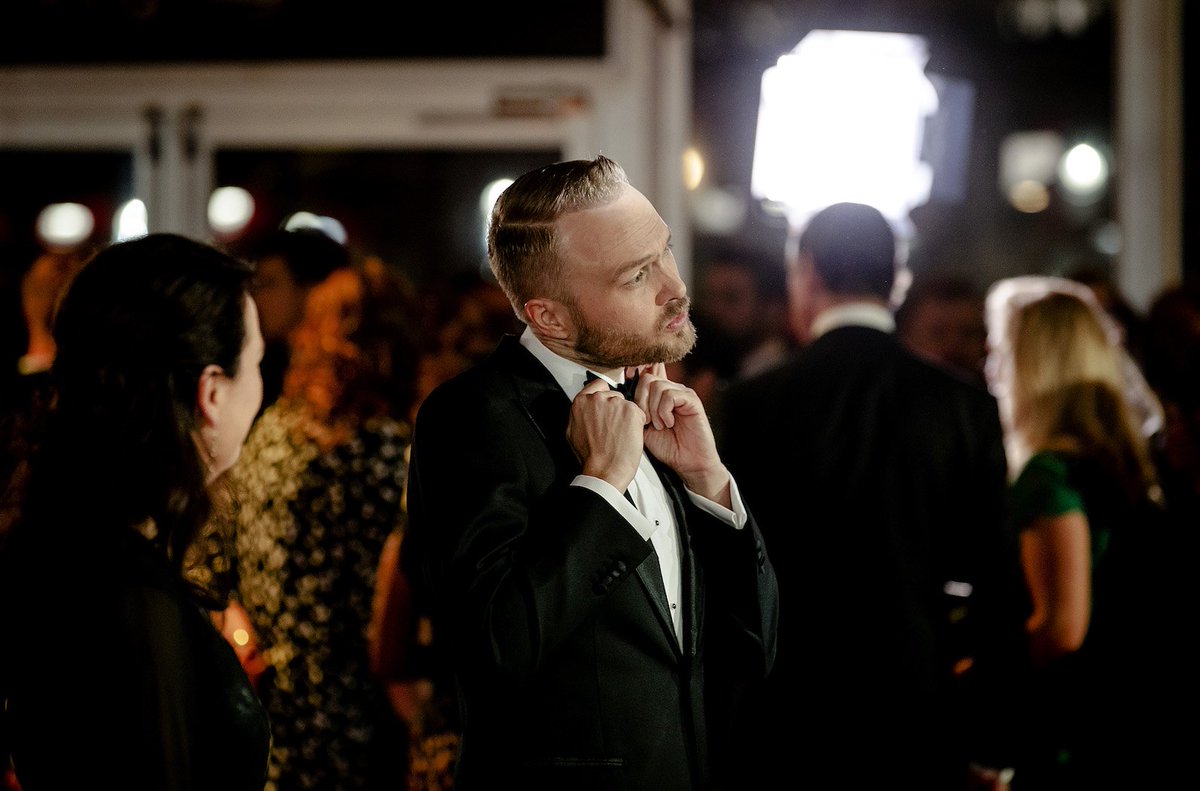 parool's tweet photo. Het filmpje 'Netherlands Second' uit het programma Zondag met Lubach is genomineerd voor een Webby Award, een initiatief van de International Academy of Digital Arts and Sciences. https://t.co/JQxuMUyhMB https://t.co/4zBDjzFSlq