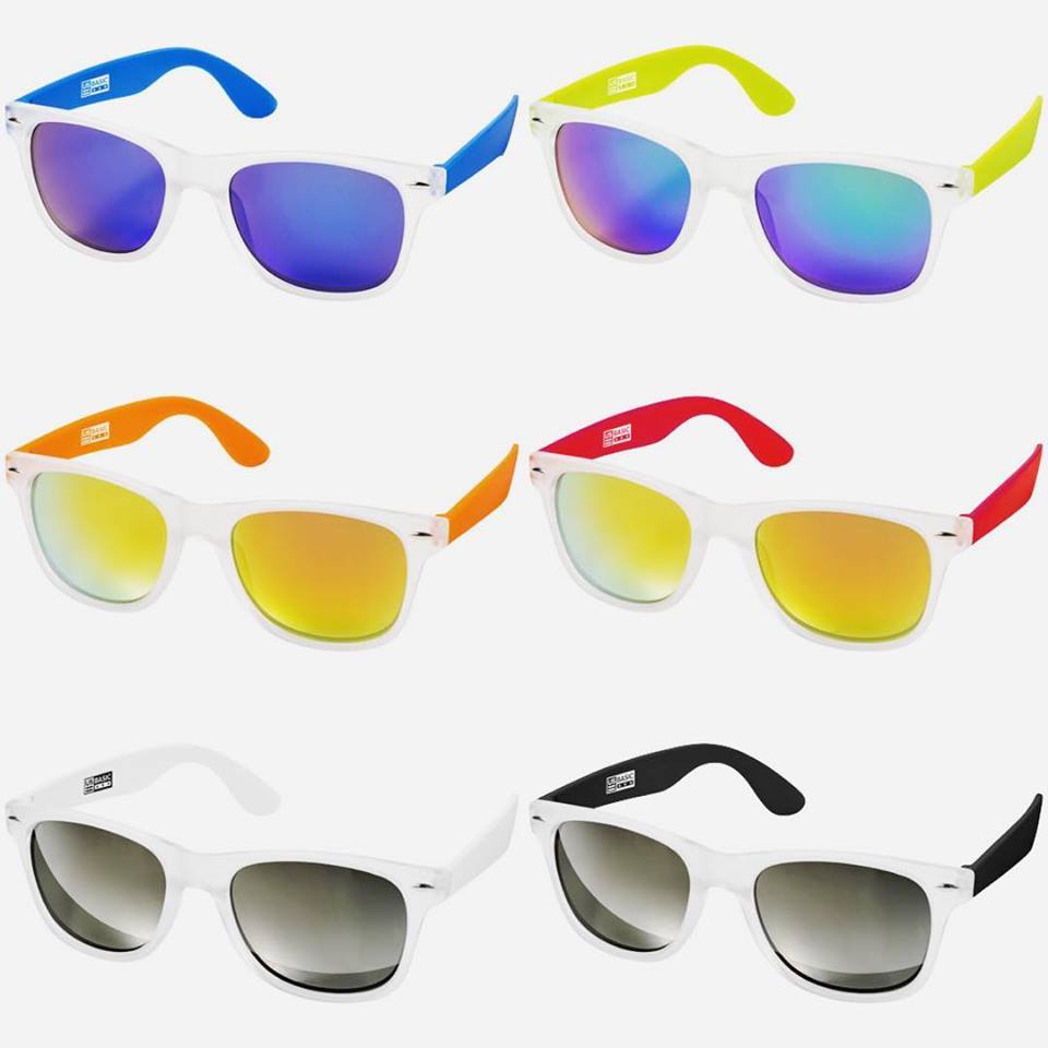 Summer is coming! En wie heeft er nu geen coole zonnebril nodig?! Plaats nu een bestelling en ontvang een gratis zonnebril naar keuze! ☀️
#kiesuitdeze6 #cool #zonnebril #sunglasses #hippezonnebril #zon #spiegelglazen #ThomassenGifts #relatiegeschenken #businessgifts #giveaways