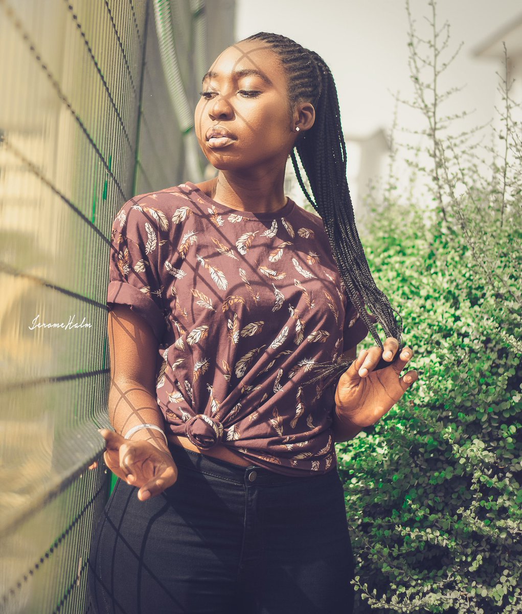 Jerome__Halm's tweet photo. Feel good FRIDAY 
Muse: @_nahna_got_this_
PC @jay_rommy 
#ghdamsels #africangirl #gorgeous #beautiful #fitgirl #prettygirl #beauty #prettygirls #beautifulwomen #eyecandy #prettydoctor #outdoors #FridayFeeling #friday https://t.co/uqfdgxS5zX