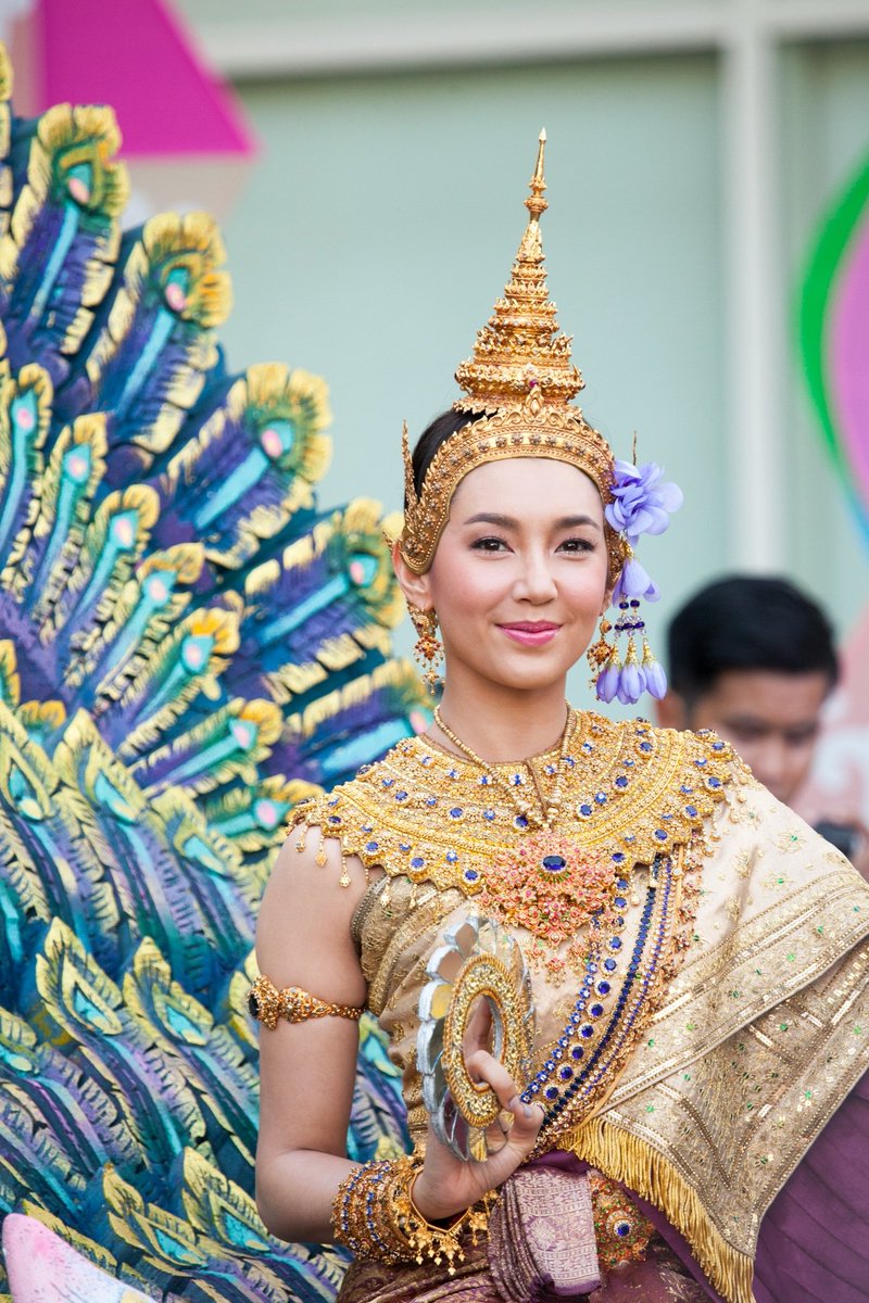 TutorLove04's tweet photo. นางมโหธรเทวี 
นางสงกรานต์ปี2561
#เบลล่าราณี 
@bellaraneebth_ https://t.co/RjmL4s0jb6
