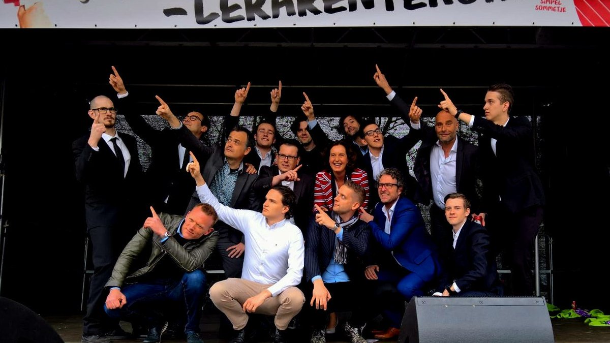 tjeerdvdelsen's tweet image. Geslaagde stakingsdag met #Mandaat van @FontysKindEduca Tilburg, @POinactie @PO_Raad en de rest van het #pofront.

#meermannen en #meersalaris #overdebrug #onderwijsisstoer