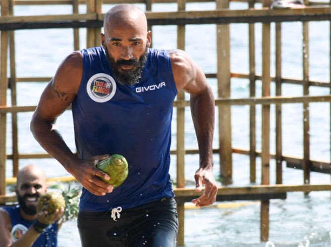 Amas76A's tweet photo. Dritti versa la meta.
Testa e cuore. 💪🏼💪🏼❤️
Finale, -3.
#Isola #AmaurysPerez #Amaurys #BirraZion #HugoPoggi #TeamPerez #TestaeCuore #TeamLGS #LGSSportLab #BeppePettinato #CosenzaNuoto #TheRock #IoStoConAmaurys https://t.co/2OMA8oocR9