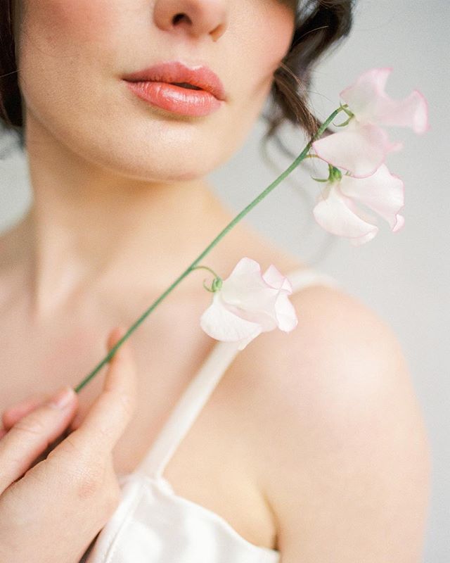 We had our first look at the film scans from the incredible lookbook shoot today and we are beyond excited to see all this beauty over the next couple of weeks. As always, we are taken aback by the artistry of @bowtieandbellephotography and of course all of the amazing bouti…