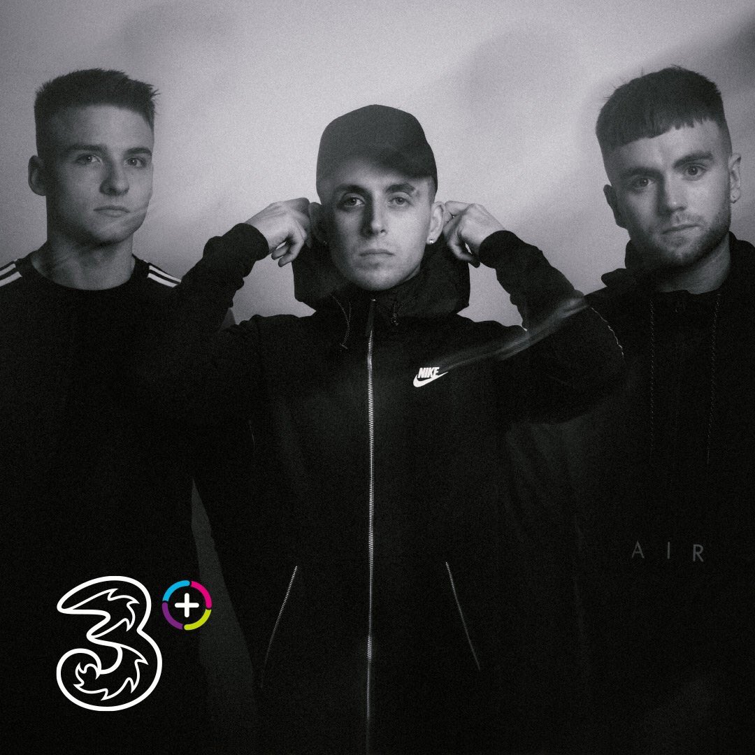 ChasingAbbeyHQ's tweet photo. We're playing a very special invite only show at the pop up #3PlusLounge on South William Street this evening at 6:30. There's a very limited number of tickets but @ThreeIreland have given us 3 pairs of tickets to give away. Just RT to enter ♥️ https://t.co/1bwFKY6d51