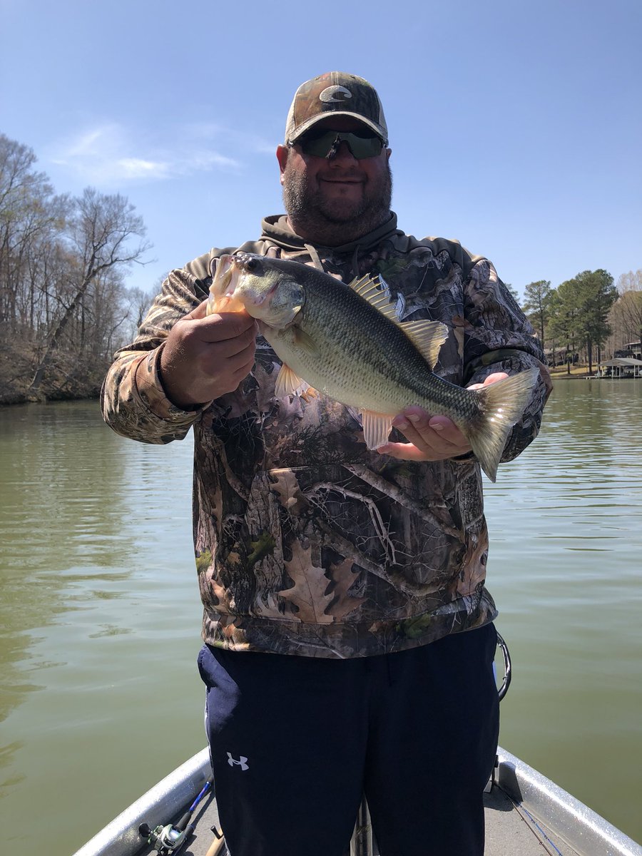 bud_copley's tweet photo. The fishing was slow. But caught a few https://t.co/4Ecc3YXe5D