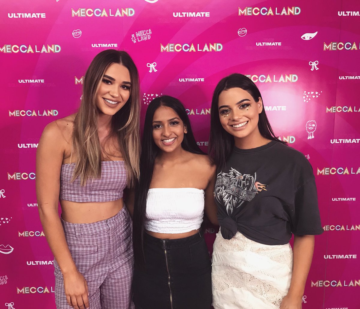 PriyaNarayanXo's tweet photo. Ummm so this happened today... I still feel like it was a dream, HOW STUNNING ARE THEY! omg 😍😭😜@shanigrimmond @IsabellaLFiori https://t.co/fe7CxqYOGG