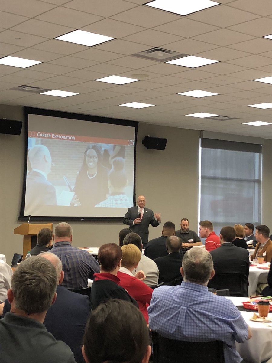 Styles_MarlonJr's tweet image. @PresGreg @miamiuniversity sharing bold ideas for the future. A local, national and global perspective. @MURegDean @MiamiRegionals #OneMiami #MiddieRising