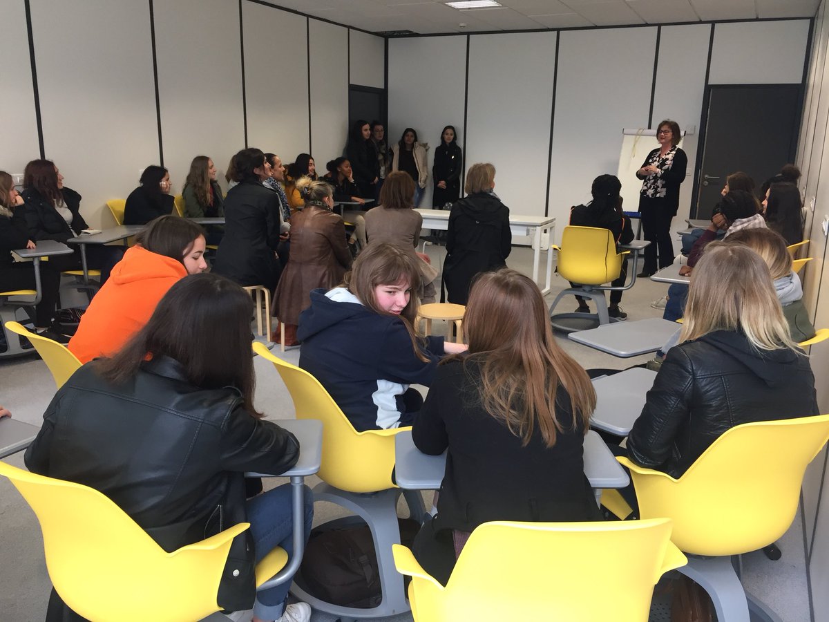 n_w_x's tweet image. Suite de la journée « elles bougent pour le numérique » co-organisée avec @Cesi_Rouen @ellesbougent @GroupeESIGELEC à Seine Innopolis. Carole Faure de @Akolearning et @ndiewebschool revient sur son parcours de femme dans le numérique. #numerique