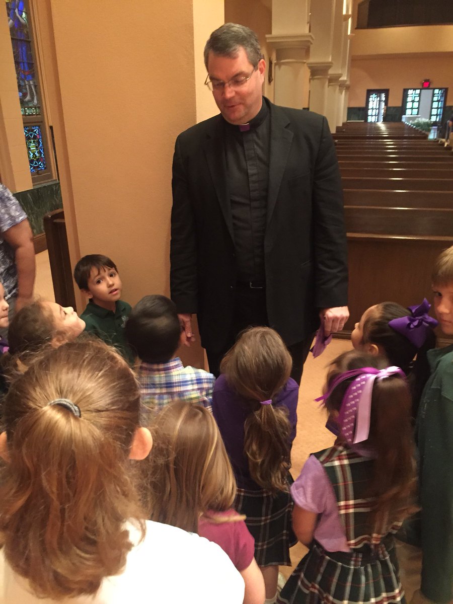 StPeterPrince's tweet photo. St. Peter’s is wearing purple to salute our military children on Purple Up! Day, honoring military kids for their service and sacrifice.  Notice Fr. Martin’s purple collar? 🗝 @MilitaryChild #milkids #HomeIsWhereWeAre #purpleuptexas https://t.co/45dORWRUOe