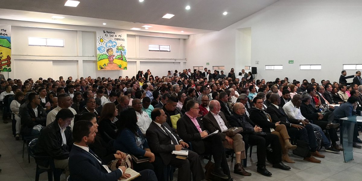 ColJustaLibres's tweet photo. Hoy estamos en Bogotá, en Reunión Nacional de Evaluación y Consulta de Colombia Justa Libres https://t.co/SVDumPUG6E