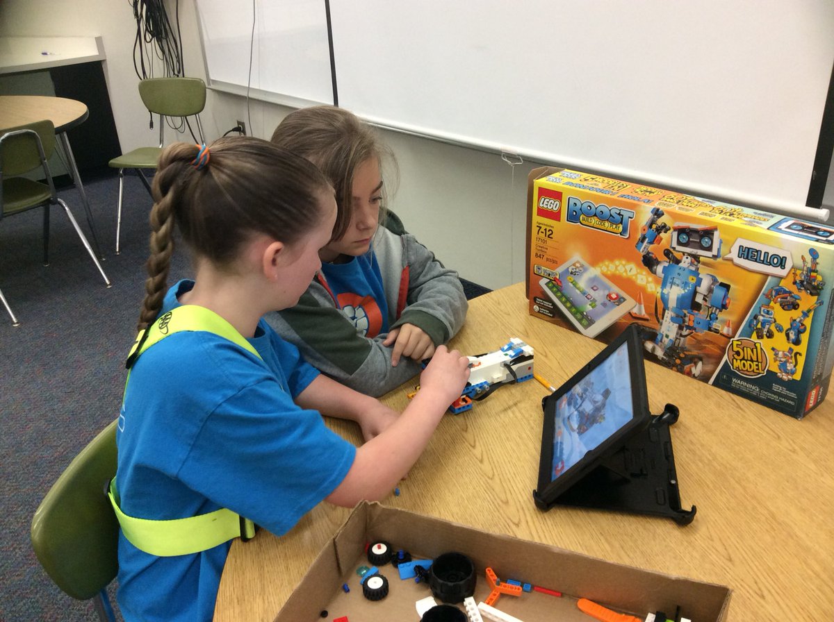 HPaprzycki79's tweet photo. Exercising our growth mindset in coding club! #nevergiveup #keeptrying #legoboost #buildcodeplay #celebratelps @LecantoPrimary https://t.co/P7exQ5qc3y