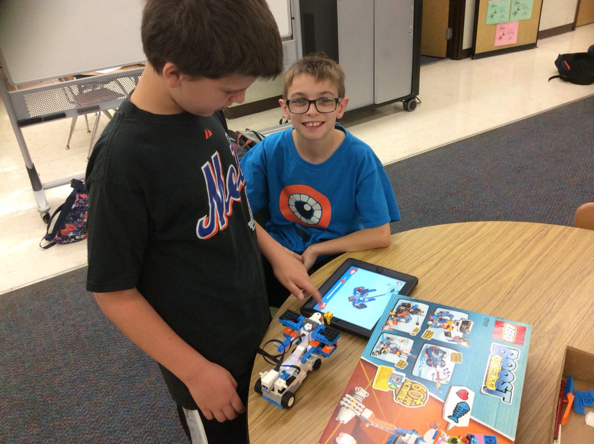 HPaprzycki79's tweet photo. Exercising our growth mindset in coding club! #nevergiveup #keeptrying #legoboost #buildcodeplay #celebratelps @LecantoPrimary https://t.co/P7exQ5qc3y