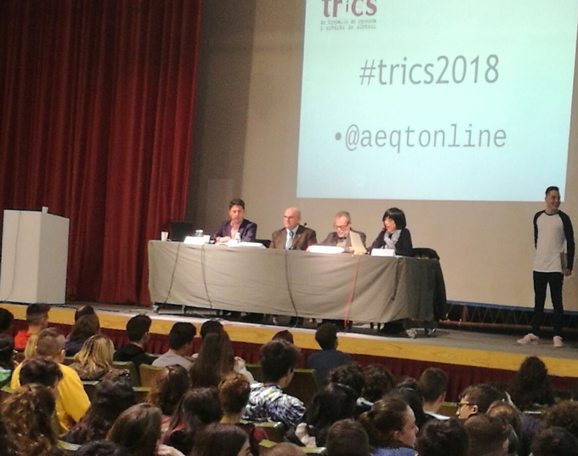 INSBaixCamp's tweet photo. Hem participar en les dues jornades del #ForumTRiCS En Pere Marsillach ha guanyat el segon premi categoria ciències i tecnologia. Enhorabona!! @crptgn @universitatURV @ensenyamentcat @aeqtonline #trics2018 https://t.co/o75HBhWStu