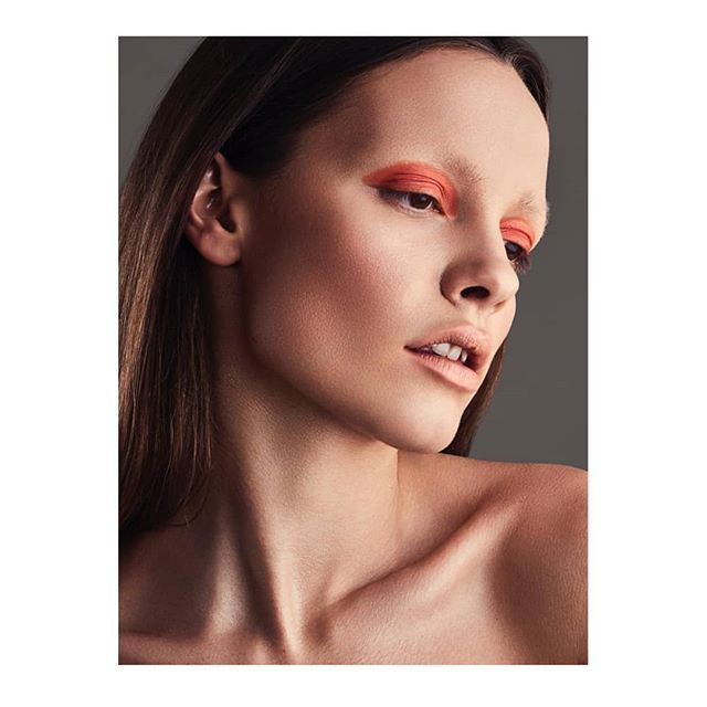 Hen_Garnham's tweet photo. π π· @simonsonghurst
@zillwood_ @lanslondon @choccy_tv @joanne.m.kennedy @namedmodels
Studio: @ridauk .
.
.
#beauty #editorial #studio #simonsonghurst #fashion #photography #photographer #model #portrait #makeup #naturalmakeup #natural #ridastudios β¦ https://t.co/gXzskYi5gR https://t.co/1vHqTRkS6t
