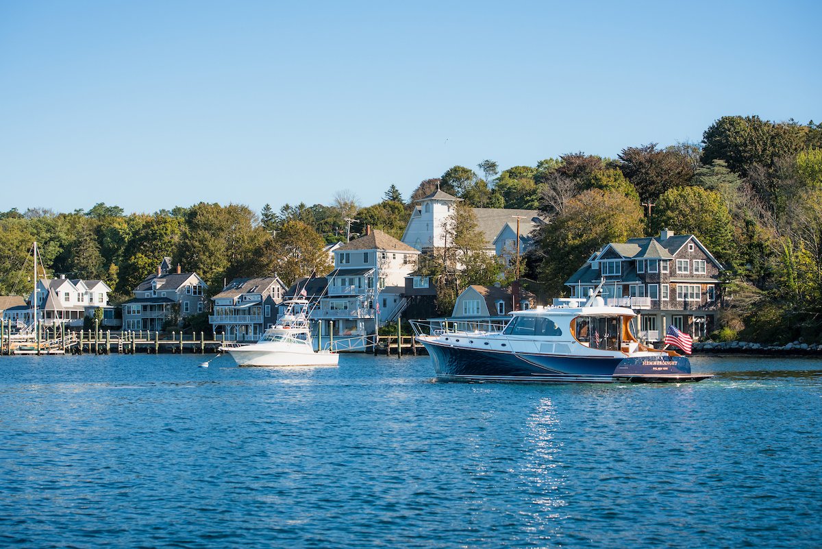 HinckleyYachts's tweet photo. Perfect in any port, the Talaria 55 features plush accommodations for the ultimate yachting experience and a carbon epoxy hull for incredible performance at her size. #HinckleyYachts #Talaria55 #Yacht #MadeinAmerica #MadeinMaine #Iconic #Style #Classic #Timeless #Innovation https://t.co/OMr6WVvFjr