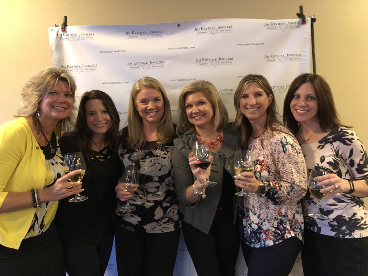TmChacon3's tweet photo. Awesome event! @jimkryshak #JimKryshakJewelers #FashionShow https://t.co/1ksIk7lG92