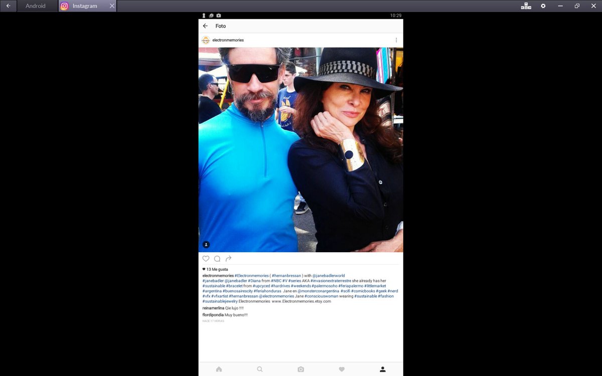 electronmemorie's tweet photo. @gentesexyradio #GenteSelfie Aca con la visita de Diana de invasión extraterrestre se compró uno de los brazaletes de  Disco rígido reciclado https://t.co/Z04uIgFnHH
