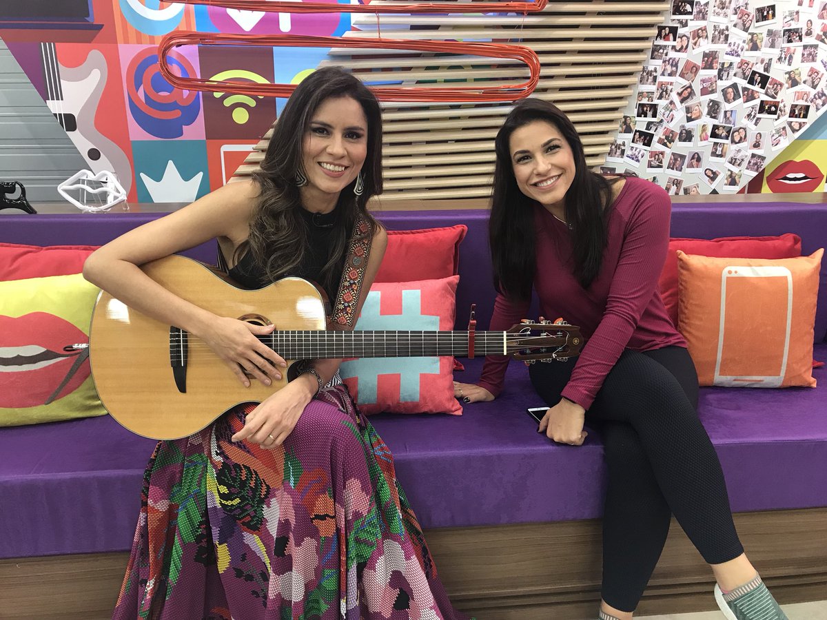 SuperPoderNaTV's tweet photo. Hoje vamos ter a companhia da @LiaSophiaReal e a estreia do quadro “Hora de Mexer” da #SuperAliada Cris Espanhol! #SuperPoderosasBand https://t.co/DCFKeAmrVh