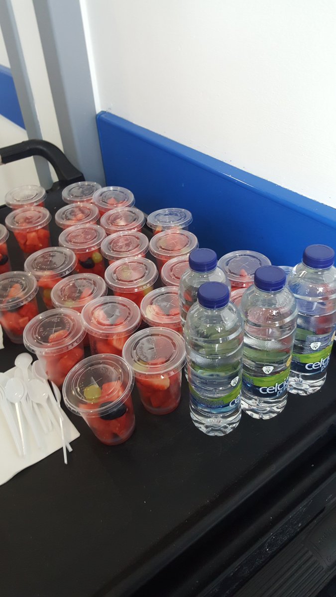 RebekahForbes's tweet photo. Busy morning today @ULHospitals in UHL checking staff blood pressure levels, providing healthy snacks and providing lifestyle advice #workwell18 https://t.co/UIZIl1AlnT