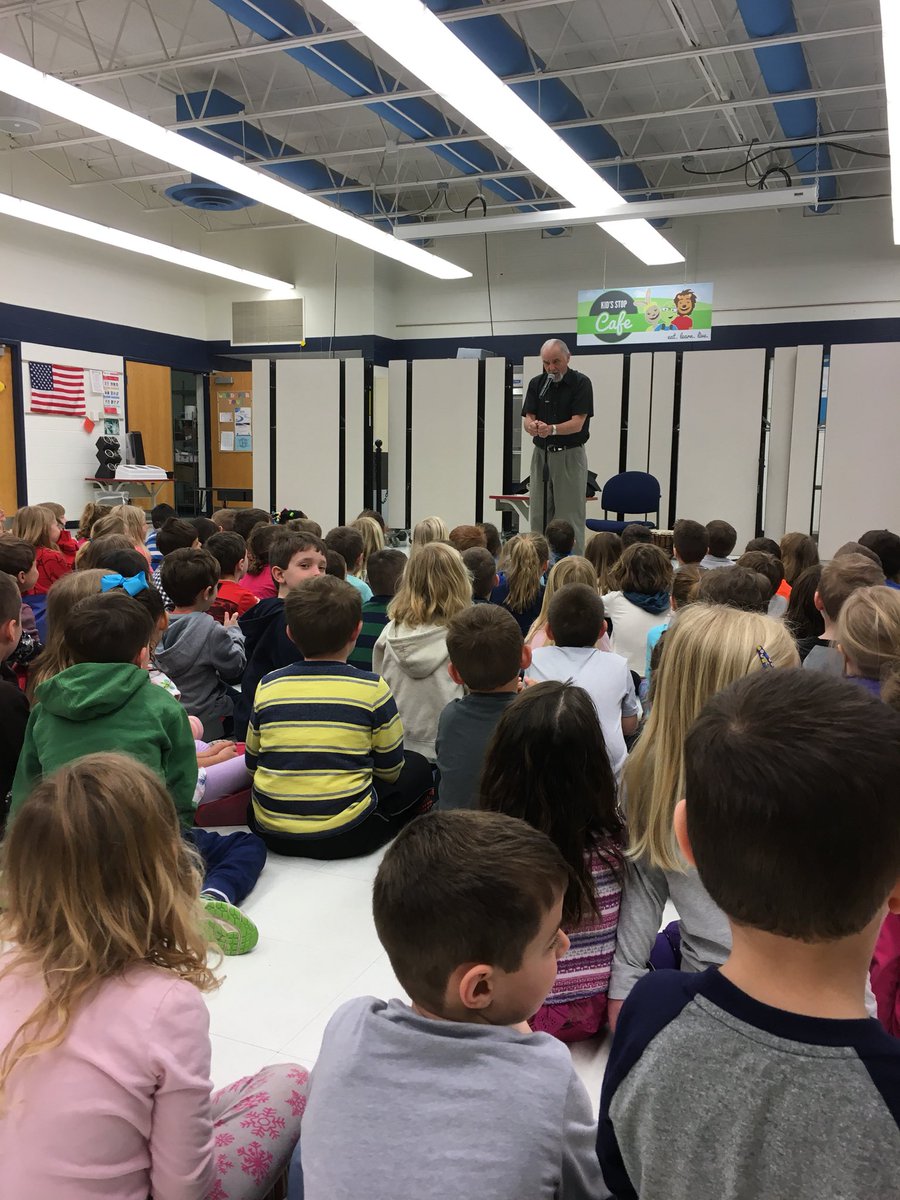 NorthCreekElem's tweet photo. Professional story teller, Jim May, at North Creek to share stories...another way of developing language in our students. Thank you Mr. May! https://t.co/lV8KTsOihH