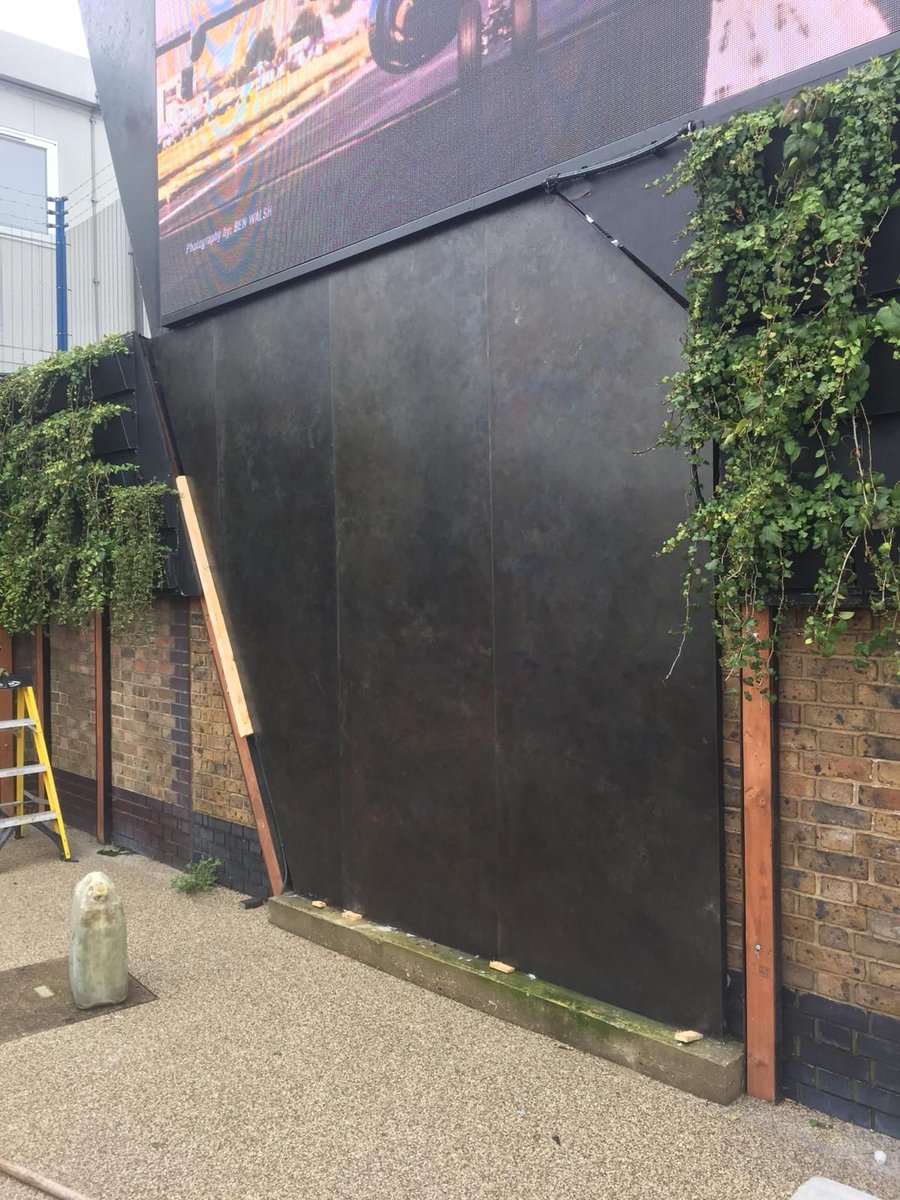 WildstoneBuild's tweet photo. Work continues at @LondonCityAir with shiny new patinated brass wings. #buildmaintenance #wildstonefriday https://t.co/YltLgBRUpI