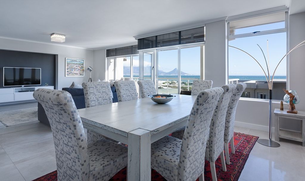 ChesterfieldLS's tweet photo. Tip of the Day:
Paint your smaller rooms in soft, light colours and also add mirrors to make them appear larger. Mirrors will effectively reflect light and add brightness to your room, giving the feel of a vaster space. #tipoftheday #roomdecortips #roomtips #interiortips #cls https://t.co/4nHYFCvFHi